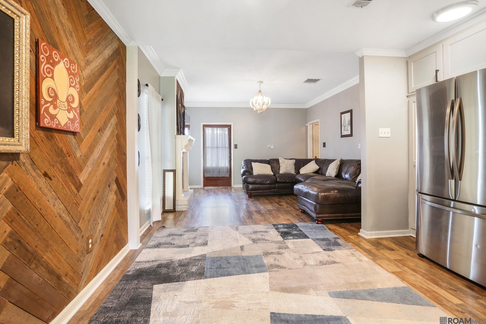 2019 E Catalpa St, Gonzales, Louisiana image 4