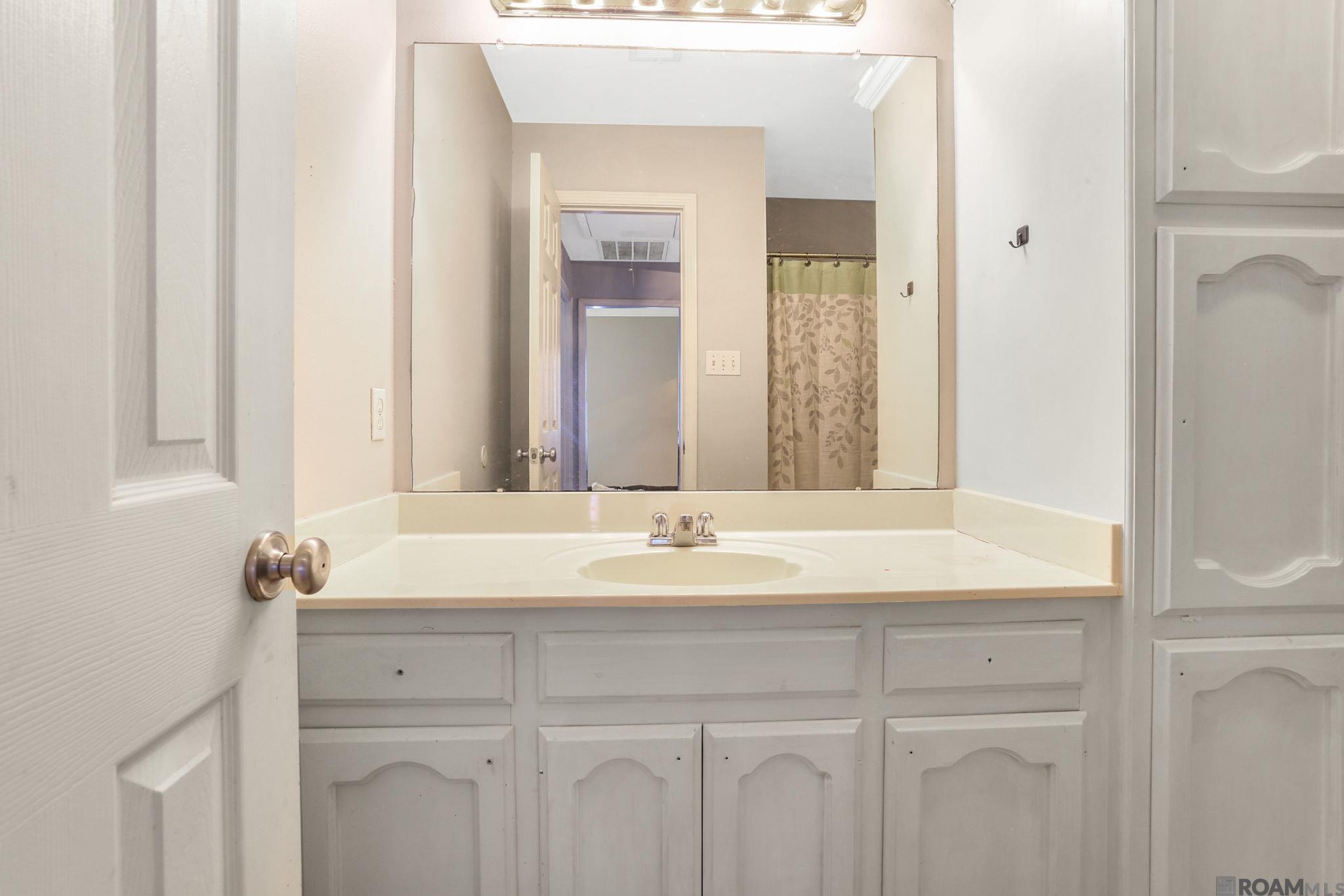 2019 E Catalpa St, Gonzales, Louisiana image 8