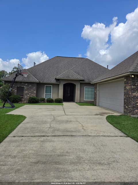 Homes For Sale - 33941 Kingfisher St<br/> Livingston County, Denham Springs, LA 70606