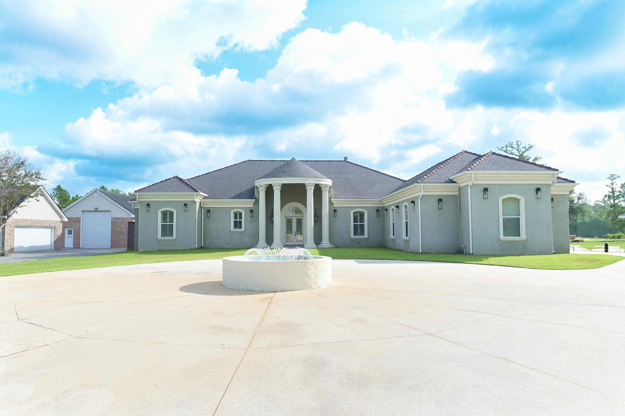 113 Ouiski Bayou Drive, Houma, Louisiana image 1