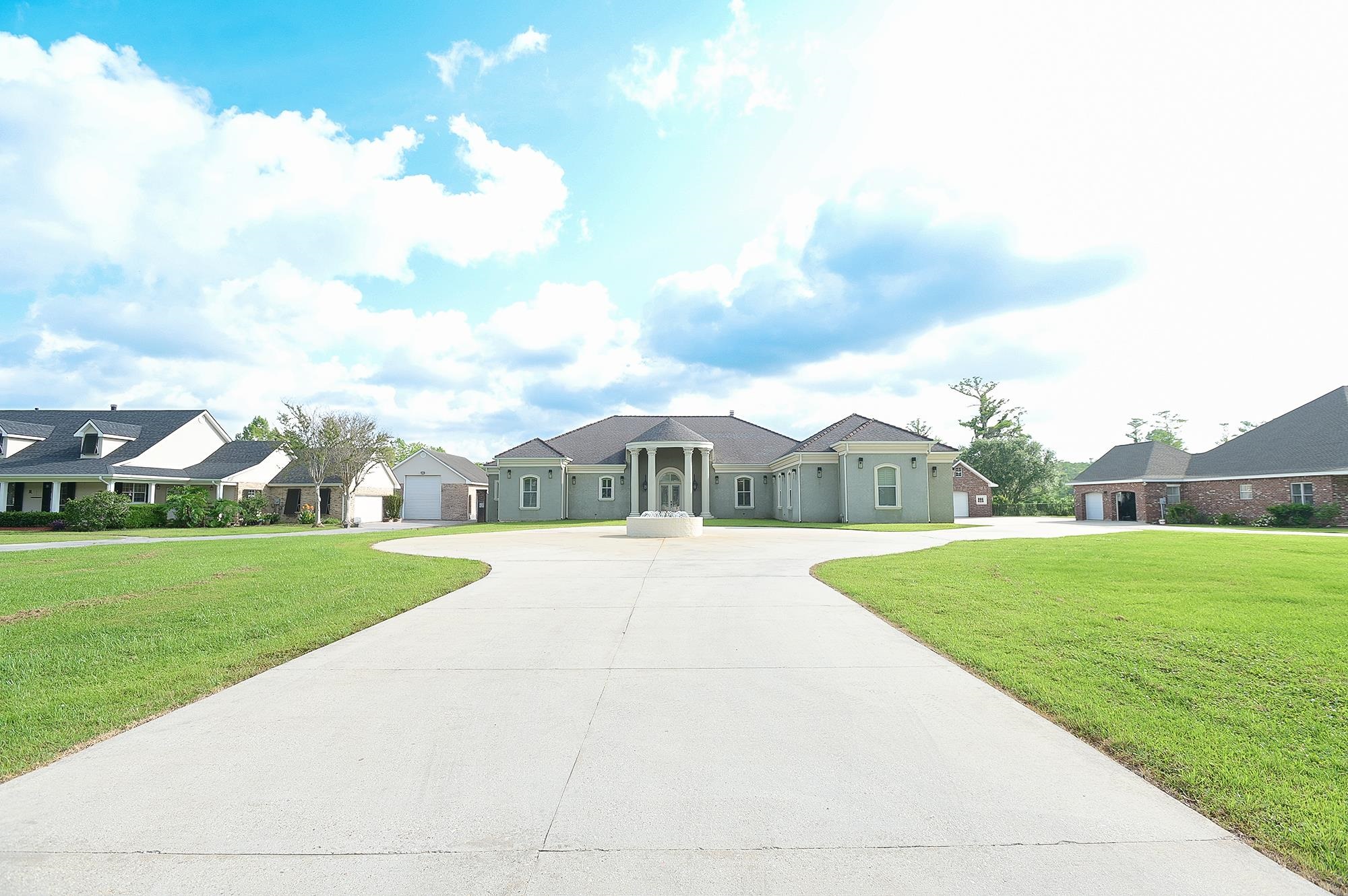 113 Ouiski Bayou Drive, Houma, Louisiana image 2