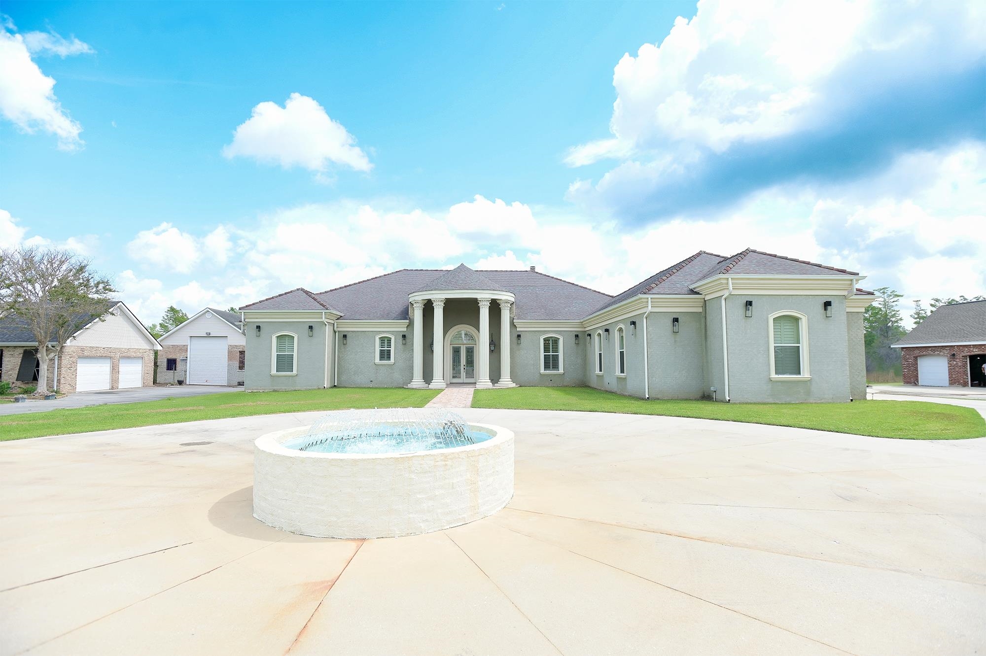 113 Ouiski Bayou Drive, Houma, Louisiana image 3