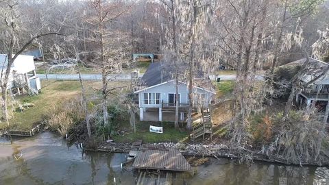 Homes For Sale - 18739 River Bend Rd<br/> Maurepas, LA 70449