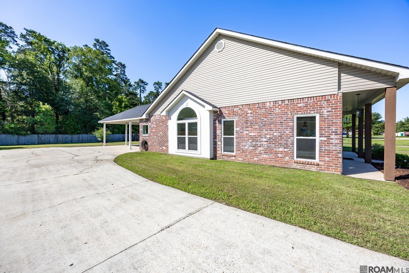 8158 Fitzgerald Dr, Denham Springs, Louisiana image 4