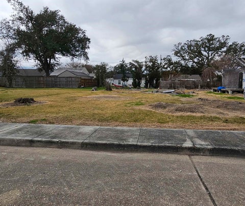 Vacant Land For Sale - 477 Gouaux Avenue<br/> Houma, LA 70364