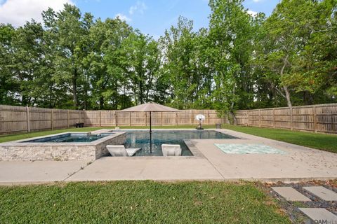 Homes For Sale - 16319 Winding Ridge Ave<br/> Ascension County, Prairieville, LA 70769