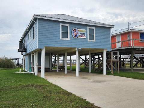 Homes For Sale - 160 E Central Ave<br/> Grand Isle, LA 70358