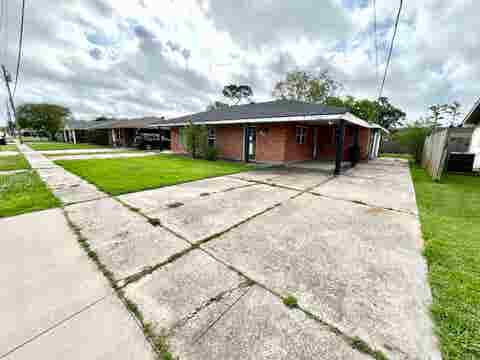 Homes For Sale - 411 Buquet Street<br/> Houma, LA 70360