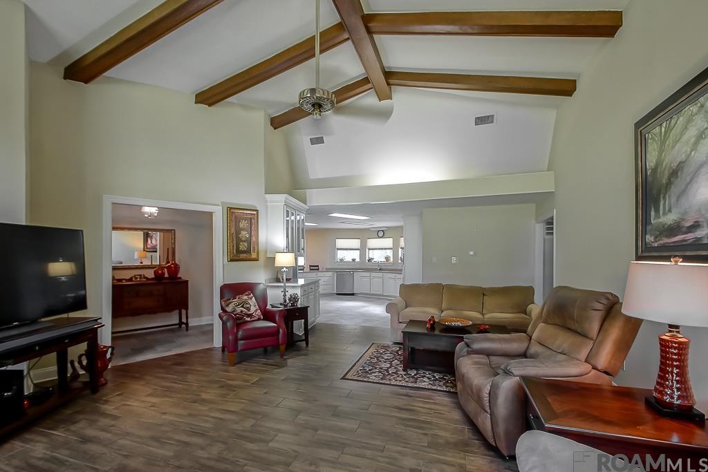 1055 N River Rd, Denham Springs, Louisiana image 6