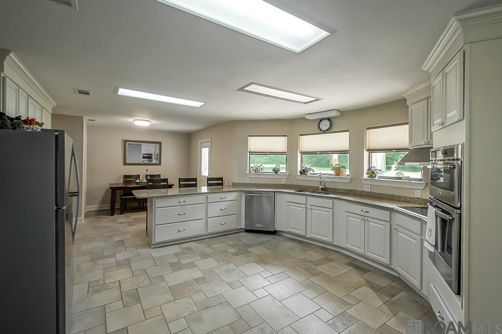 1055 N River Rd, Denham Springs, Louisiana image 7