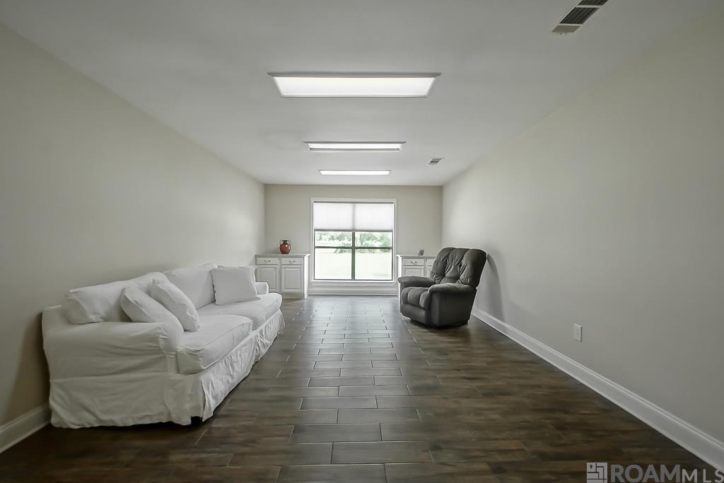 1055 N River Rd, Denham Springs, Louisiana image 16