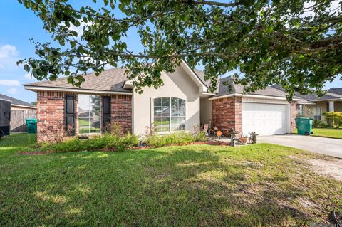 Homes For Sale - 12819 Bonnie Bleu Dr<br/> Denham Springs, LA 70726