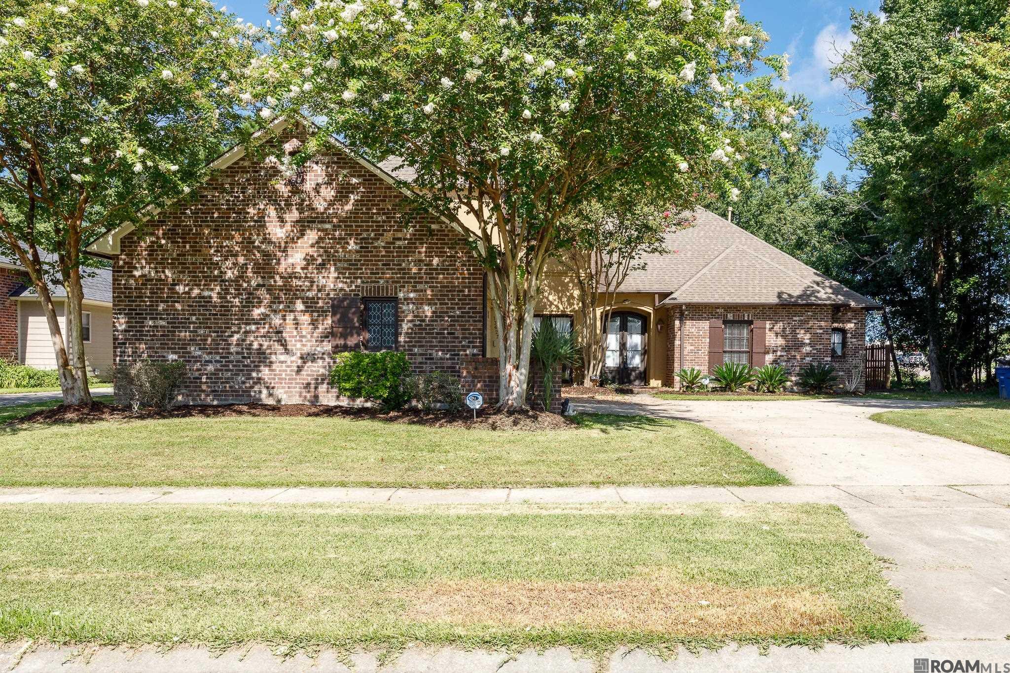 13627 Forest Lawn Dr