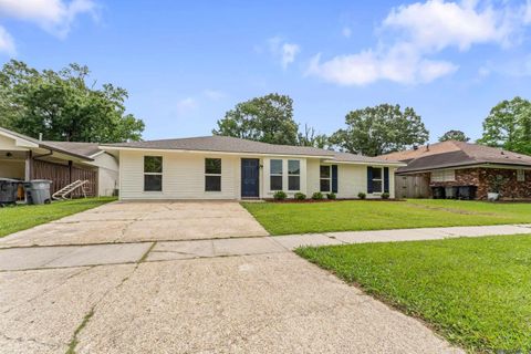 Homes For Sale - 1635 Outrigger Dr<br/> Baton Rouge, LA 70816