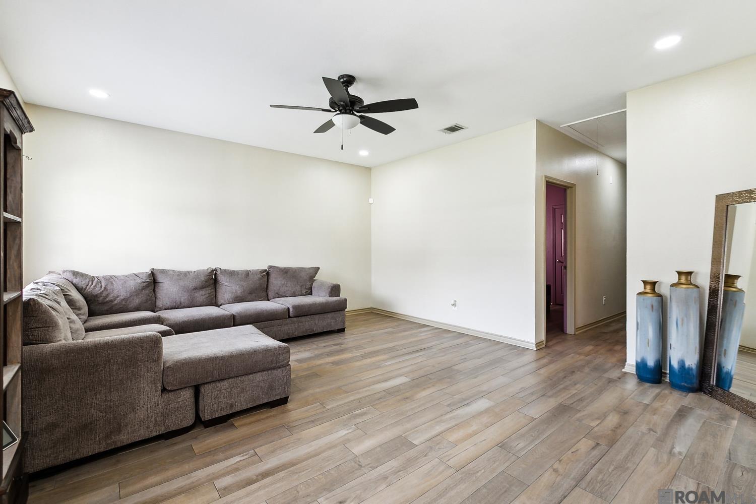 13064 Catahoula Dr, Denham Springs, Louisiana image 3