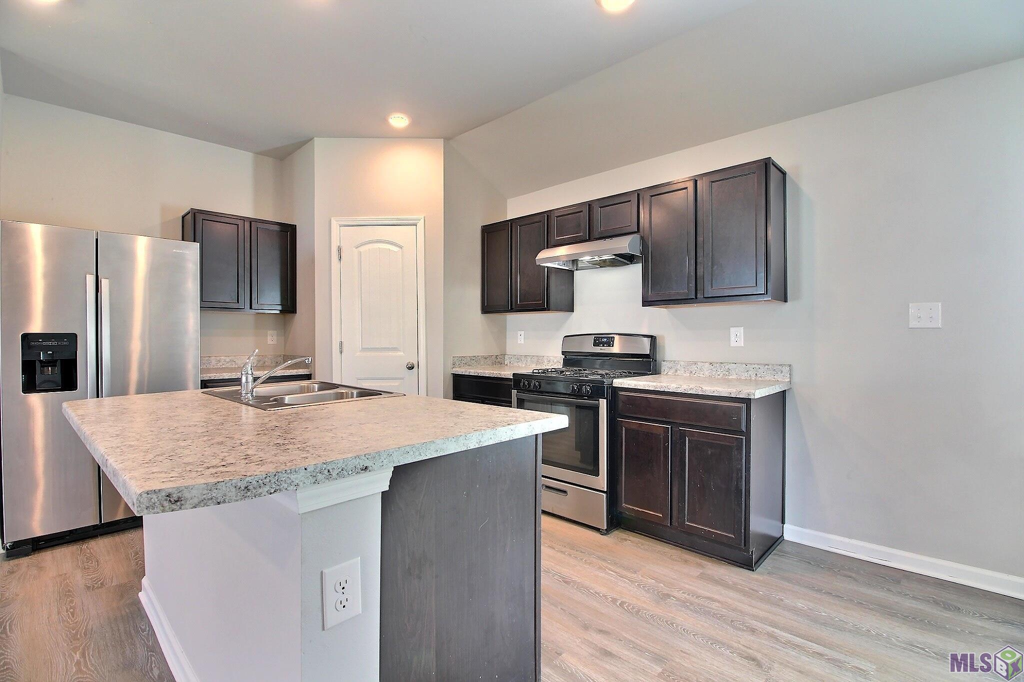 33383 Hyacinth St, Walker, Louisiana image 1