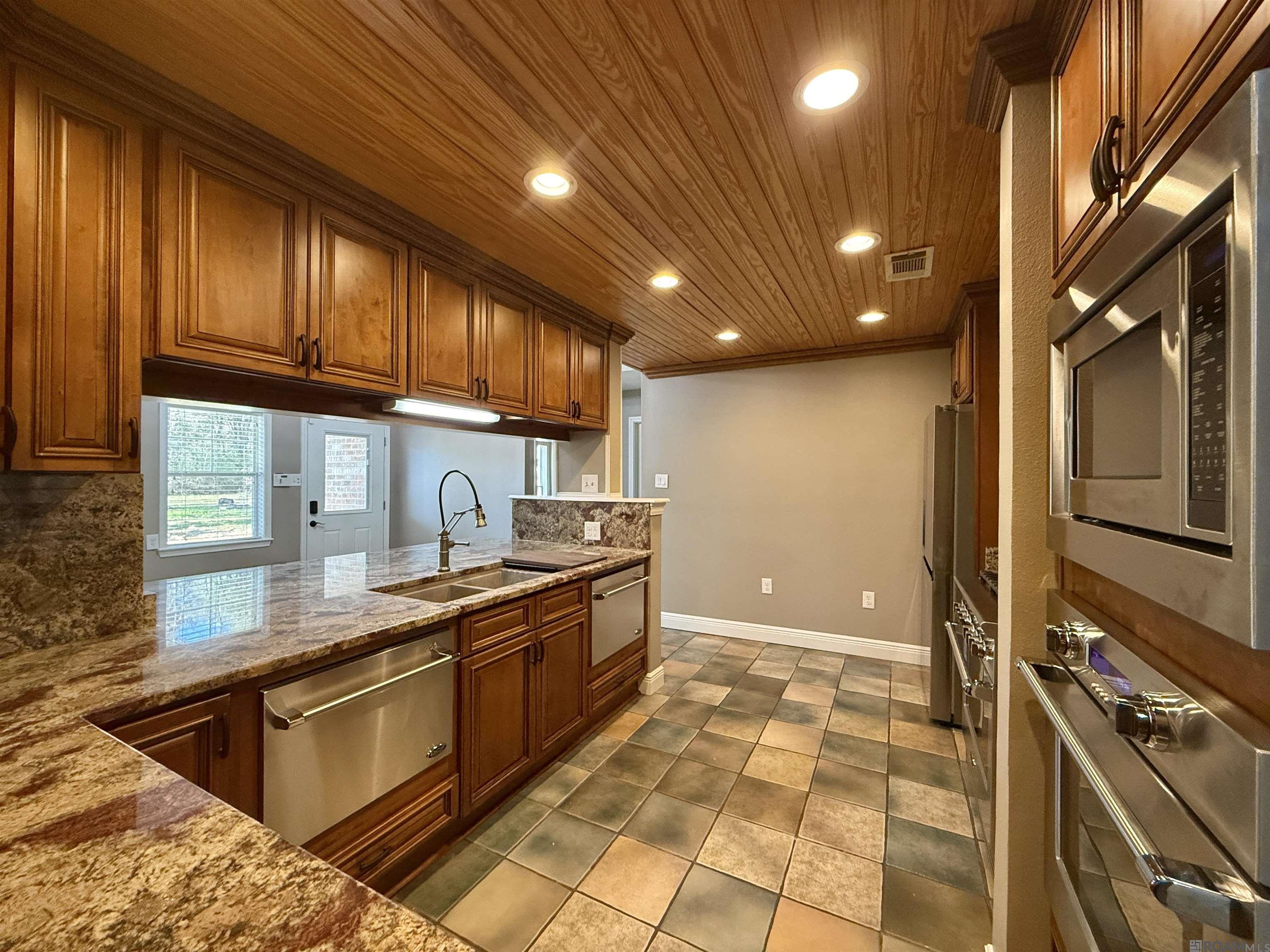 16706 Planchet Rd, Greenwell Springs, Louisiana image 6