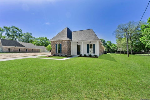 Homes For Sale - 31860 Netterville Rd<br/> Denham Springs, LA 70726