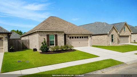 Homes For Sale - 1042 Elliston Dr<br/> Gonzales, LA 70737