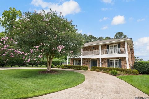 Homes For Sale - 415 Shady Lake Pl W Pl<br/> Baton Rouge, LA 70810