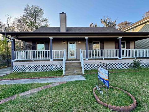 Homes For Sale - 115 Lakeview St<br/> Pierre Part, LA 70339