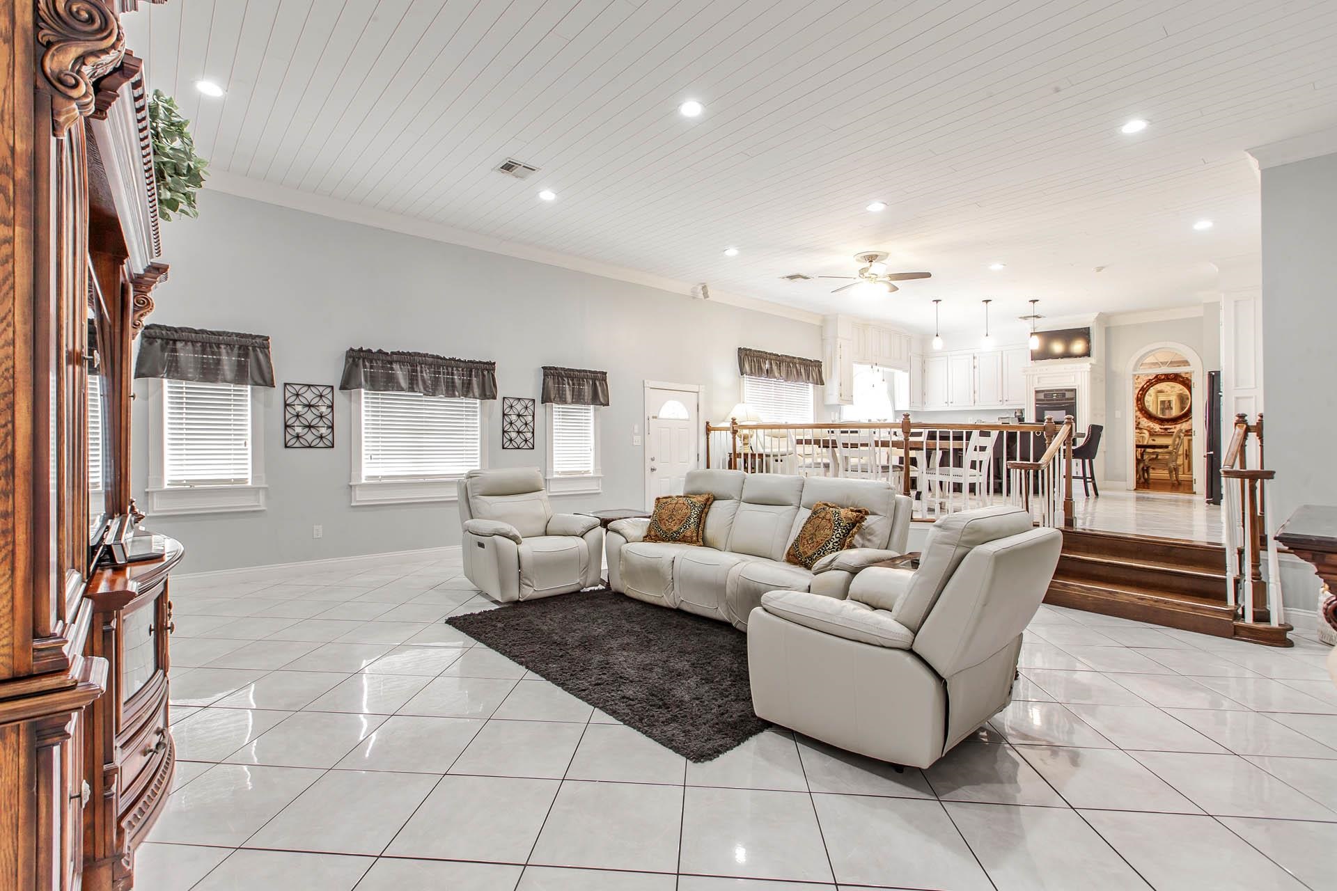 406 Ardoyne Drive, Houma, Louisiana image 2