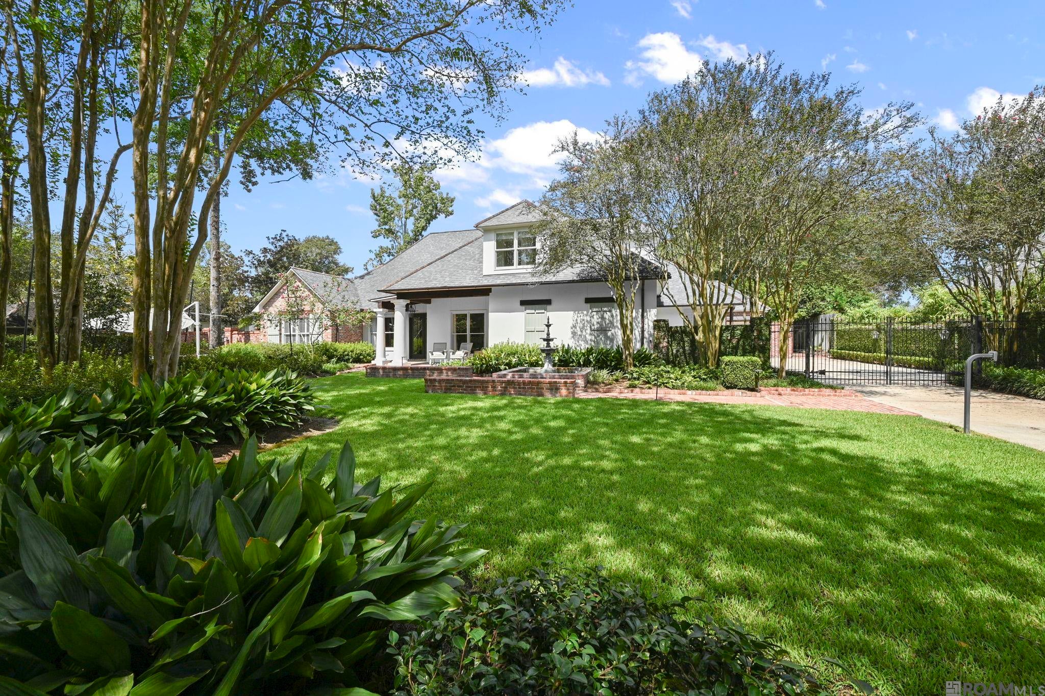 765 Myrtle View Dr
