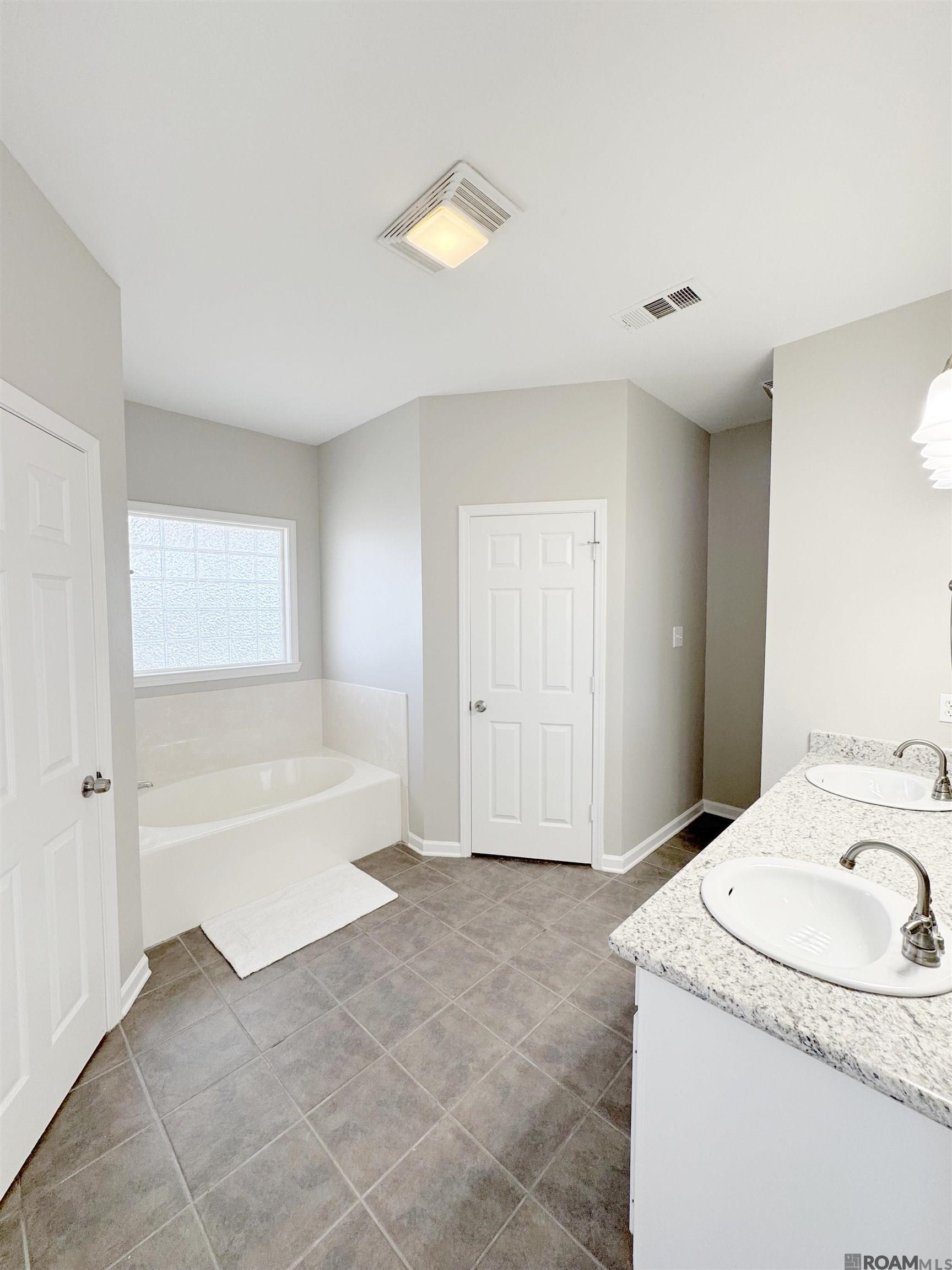 23907 Waterford Ct, Denham Springs, Louisiana image 7