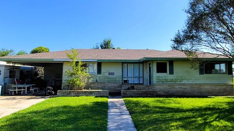 Homes For Sale - 131 W 87th Street<br/> Cut Off, LA 70345