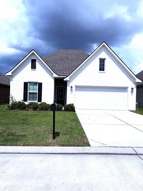 Homes For Sale - 211 Magazine Loop<br/> Lafourche County, Thibodaux, LA 70301