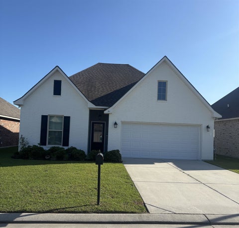 Homes For Sale - 211 Magazine Loop<br/> Thibodaux, LA 70301