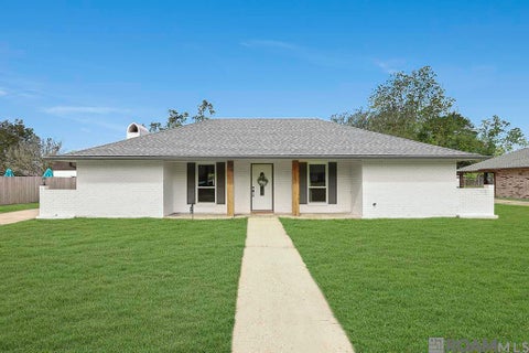 Homes For Sale - 17309 Marseilles Blvd<br/> Prairieville, LA 70769