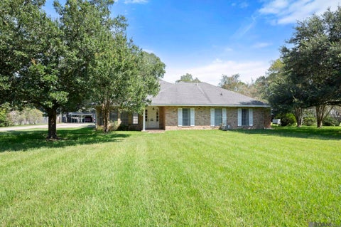 Homes For Sale - 405 N College Street East St<br/> Denham Springs, LA 70726