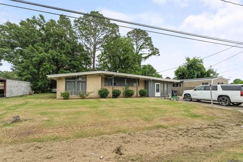 Homes For Sale - 405 Vatican Dr<br/> Donaldsonville, LA 70346