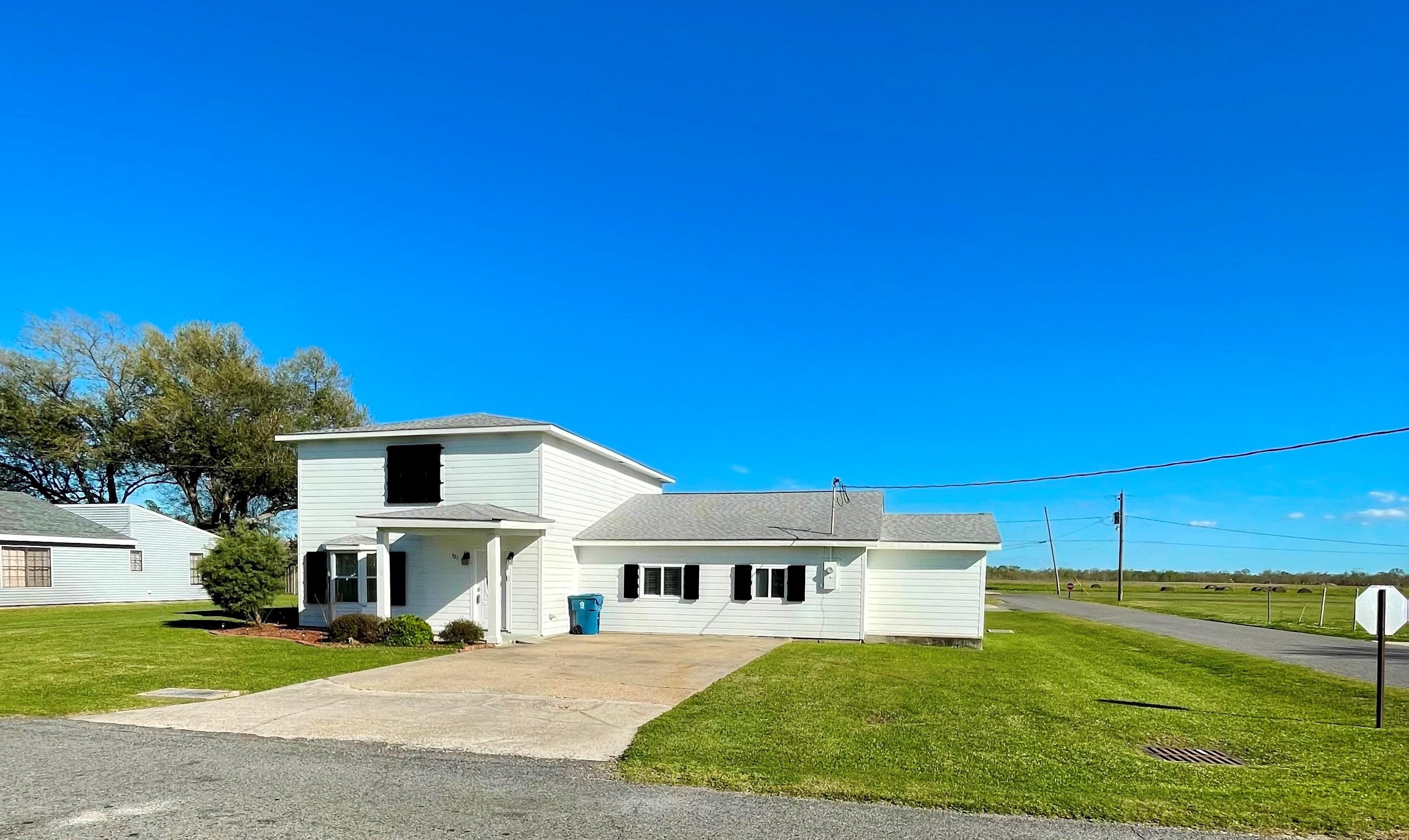 321 Eagle Dr, Raceland, Louisiana image 1
