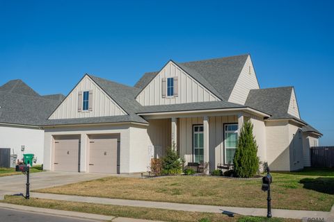 Homes For Sale - 406 Last Quarter Drive<br/> Lafayette County, Youngsville, LA 70592