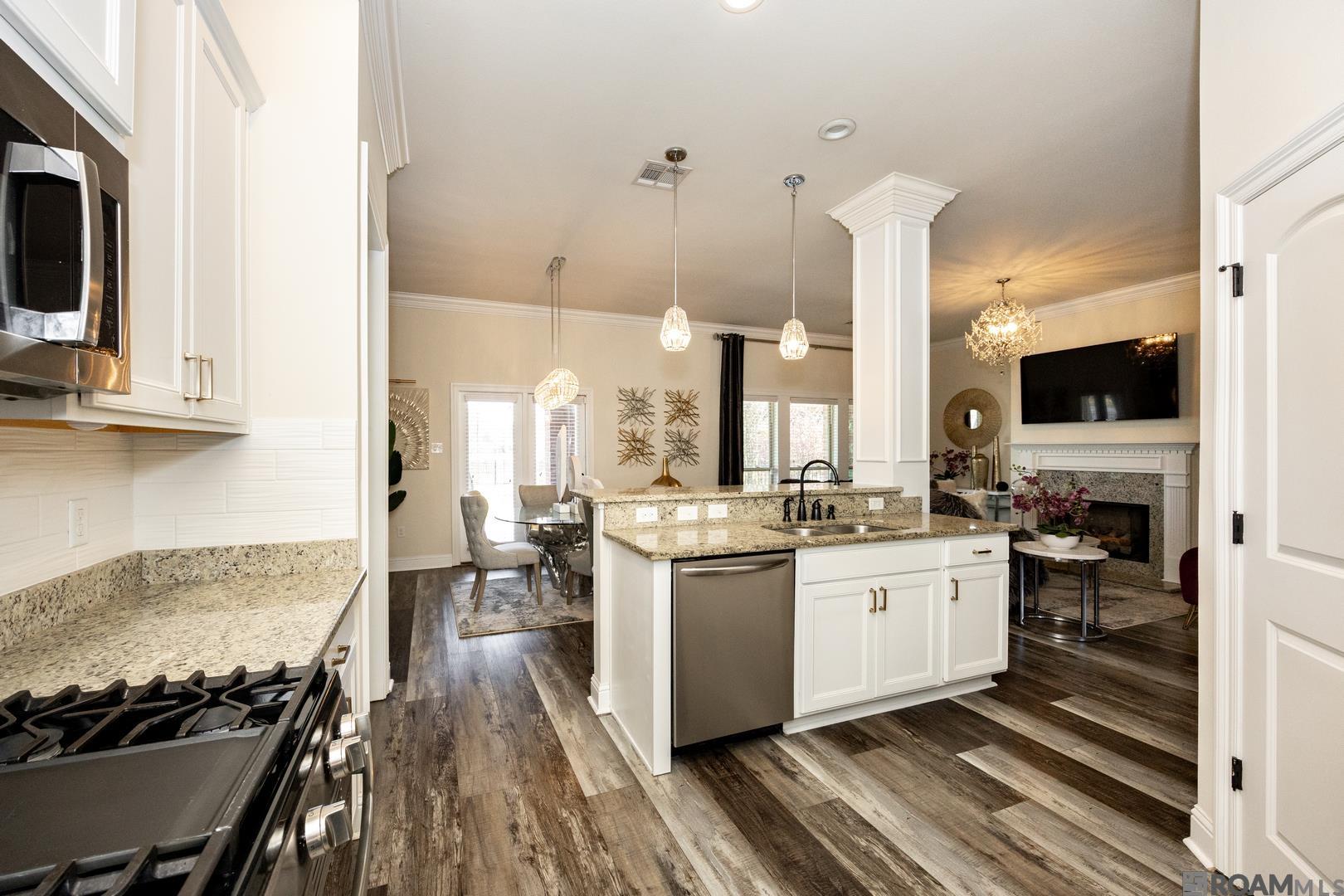 8008 Glacier Bay Dr, Denham Springs, Louisiana image 5