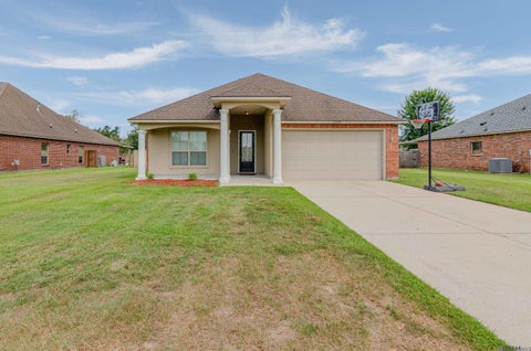 Homes For Sale - 10459 Oakmount Dr<br/> Denham Springs, LA 70706