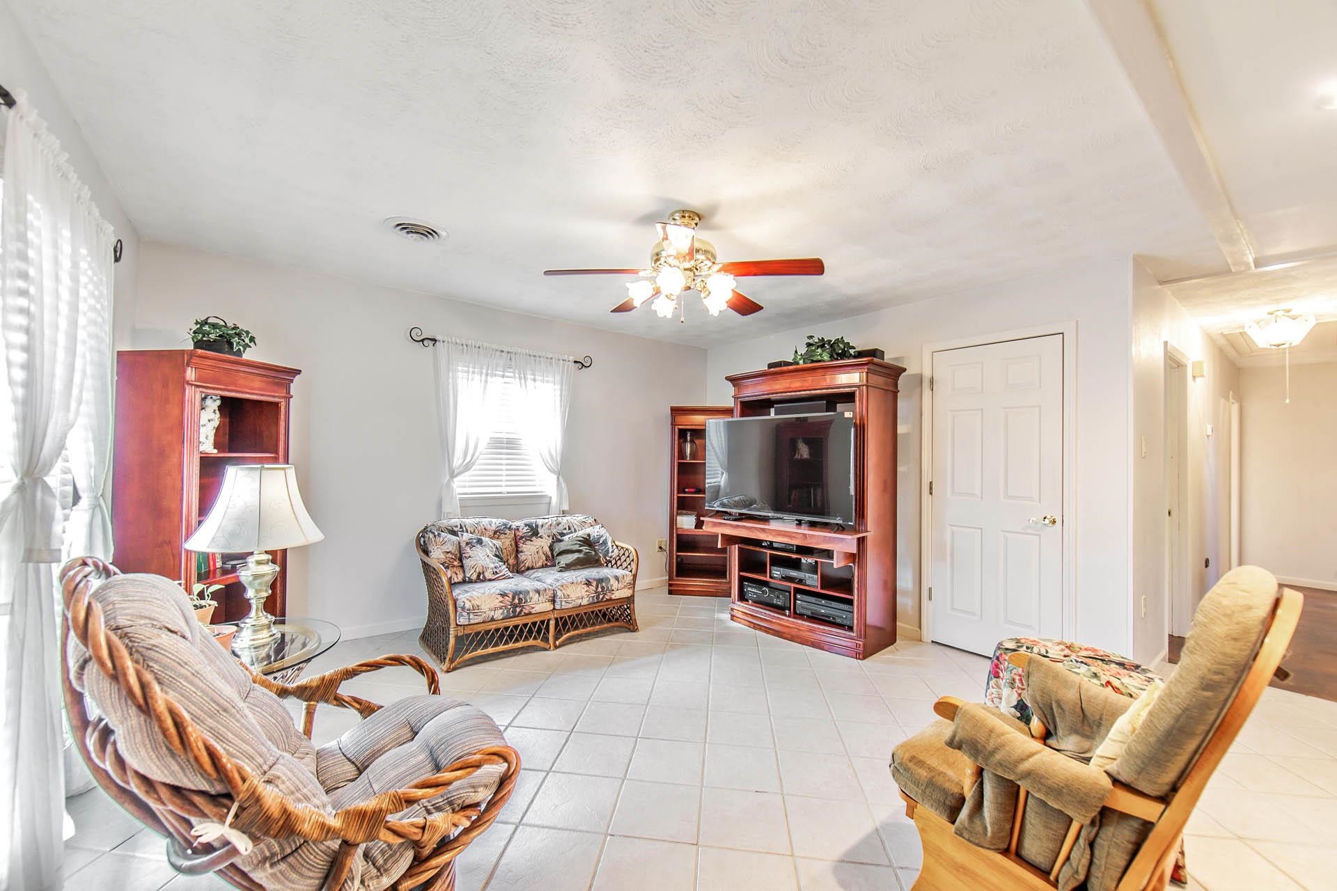 323 Hampton St, Houma, Louisiana image 5