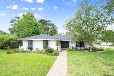 Homes For Sale - 1300 Wellington Dr<br/> Baton Rouge, LA 70815