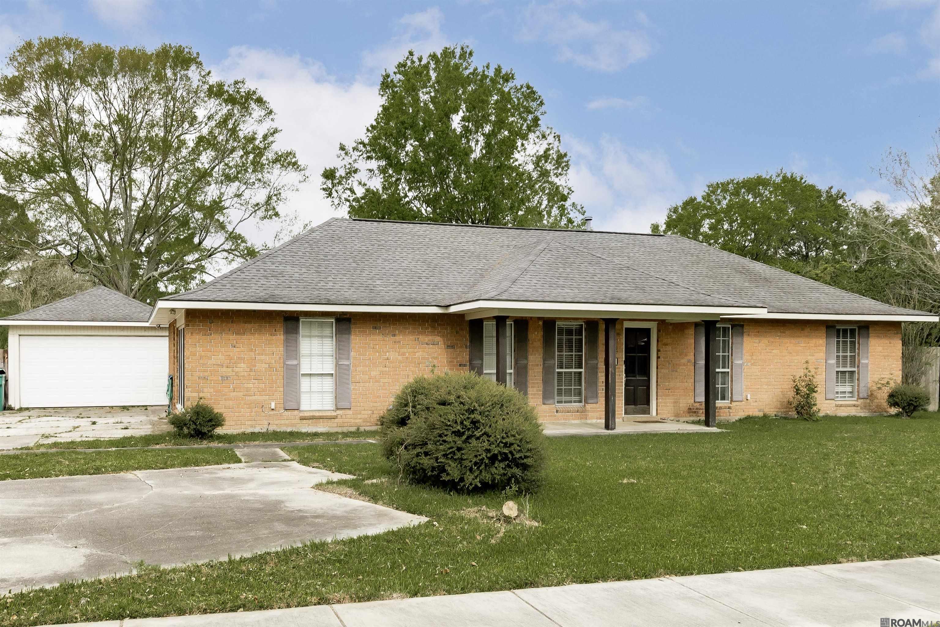 6421 Fennwood Dr, Zachary, Louisiana image 4