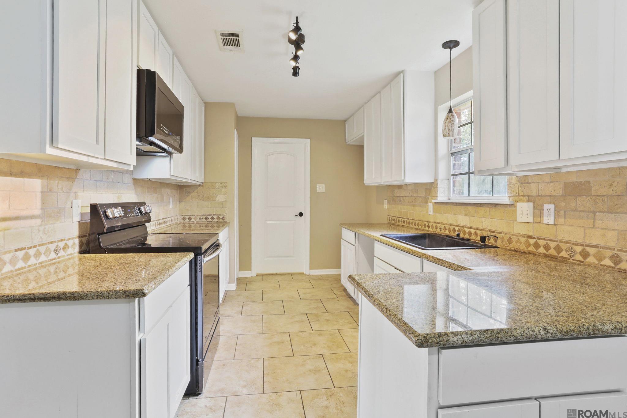 8907 Cedar Springs Ave, Denham Springs, Louisiana image 6