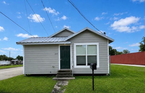 Homes For Sale - 1650 Buron St<br/> Houma, LA 70364