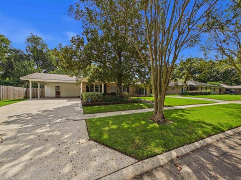 Homes For Sale - 670 Burgin Ave<br/> Baton Rouge, LA 70808