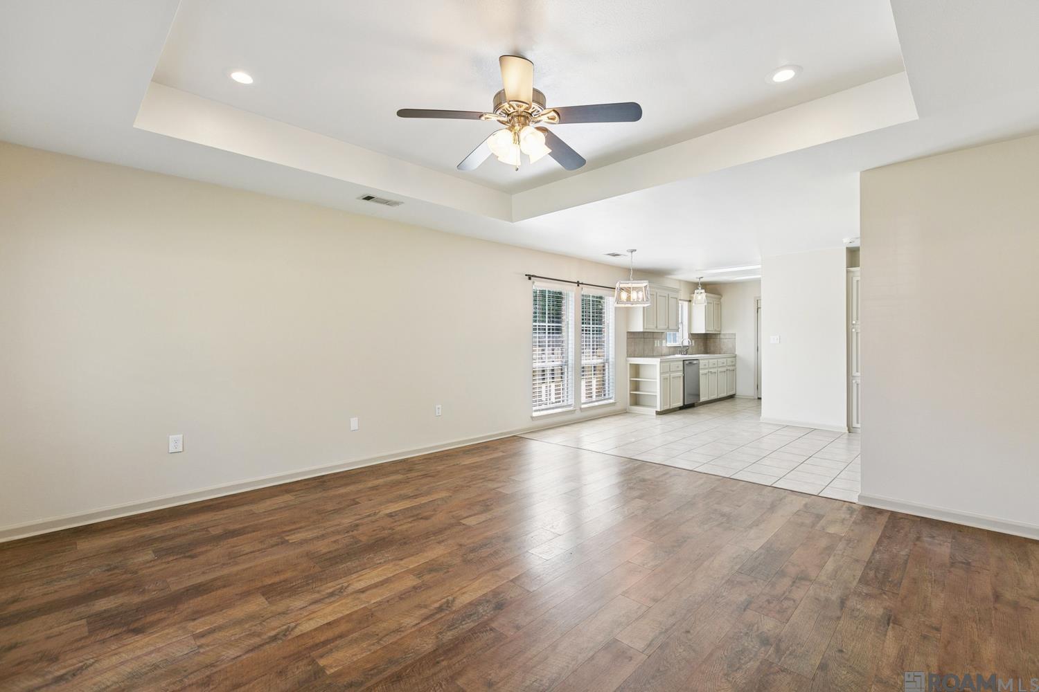 37556 Parkbrook Dr, Prairieville, Louisiana image 4
