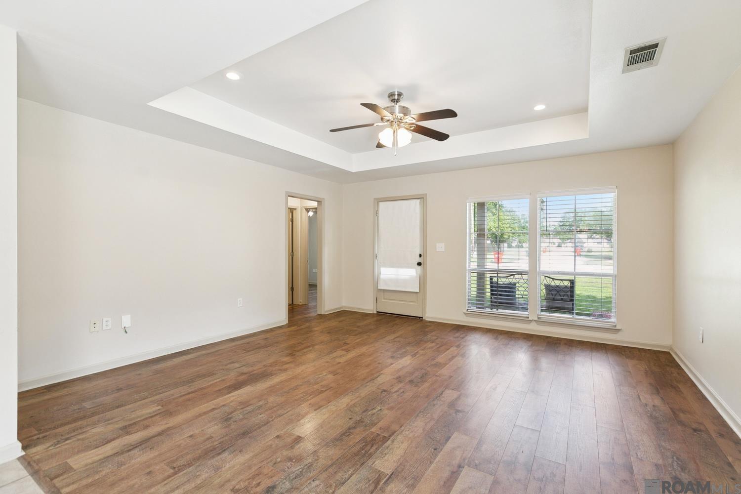 37556 Parkbrook Dr, Prairieville, Louisiana image 3