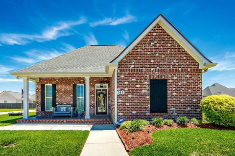 Homes For Sale - 141 Waterford Dr<br/> Thibodaux, LA 70301