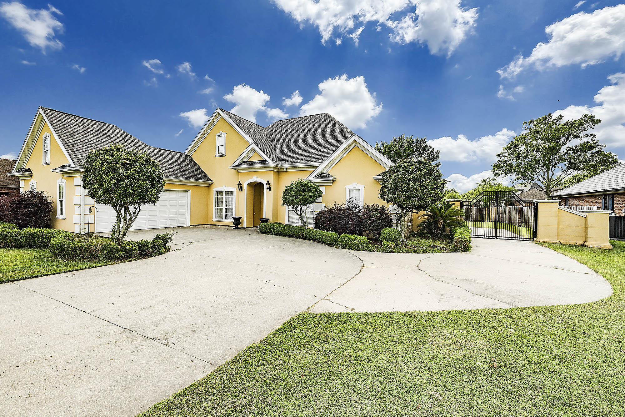 134 Lake Mechant Court, Houma, Louisiana image 1