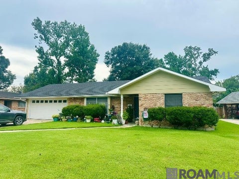 Homes For Sale - 818 S Tinley Dr<br/> Baton Rouge, LA 70815