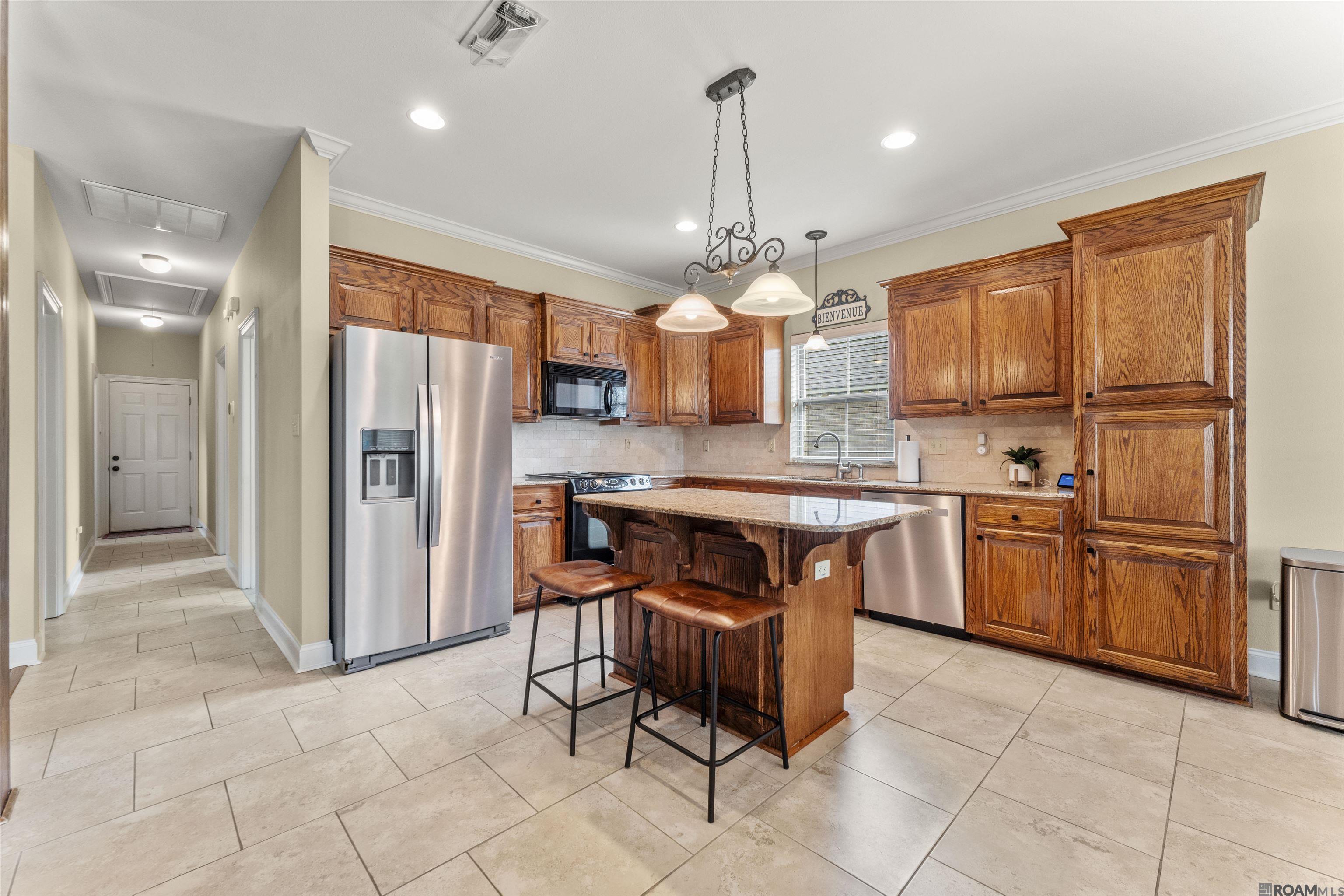 2070 High Point Dr, Zachary, Louisiana image 3
